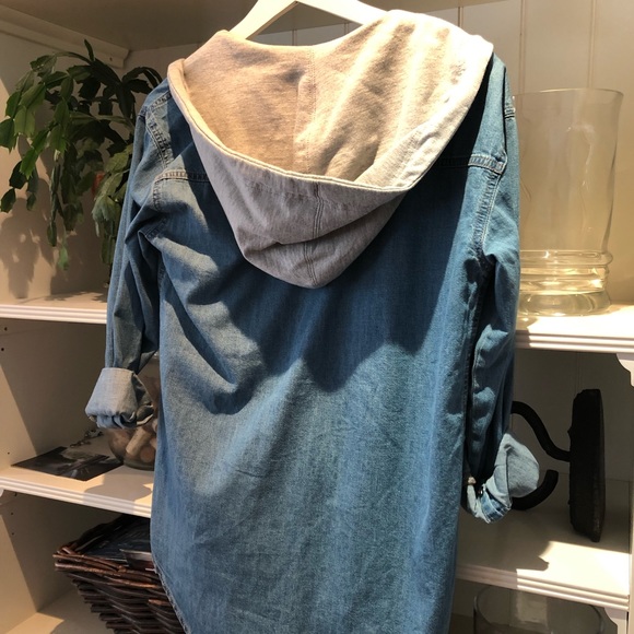 Jean jacket with hood - Picture 1 of 2